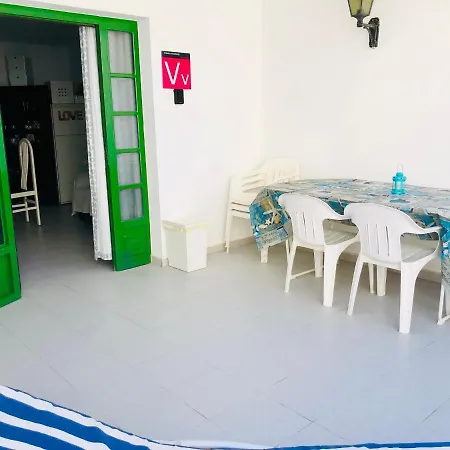 Апартаменти Apartment Florencia Mit Pool, Nahe Playa Chica